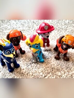Lot Of Five 5 Play Figures Paw Patrol. Mixed, Good Condition